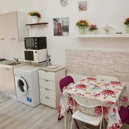 La Casa Di Chiara E Sara By Acs Holidays Apartman *